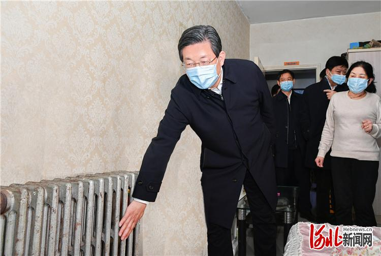 Íõ¶«·åÔÚʯ°µ·Ã¼ì²é¹©Å¯ÊÂÇ飺ʱ¿ÌÌåÌùÃñÉúÀäů(ͼ4) Íõ¶«·åÔÚʯ°µ·Ã¼ì²é¹©Å¯ÊÂÇ飺ʱ¿ÌÌåÌùÃñÉúÀäů(ͼ4)